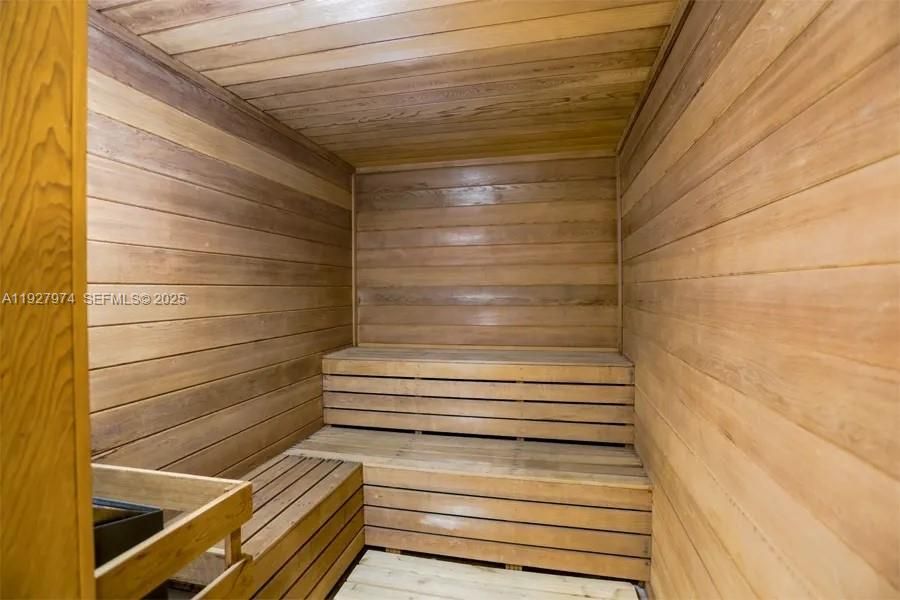 For Rent: $5,500 (3 beds, 2 baths, 2118 Square Feet)