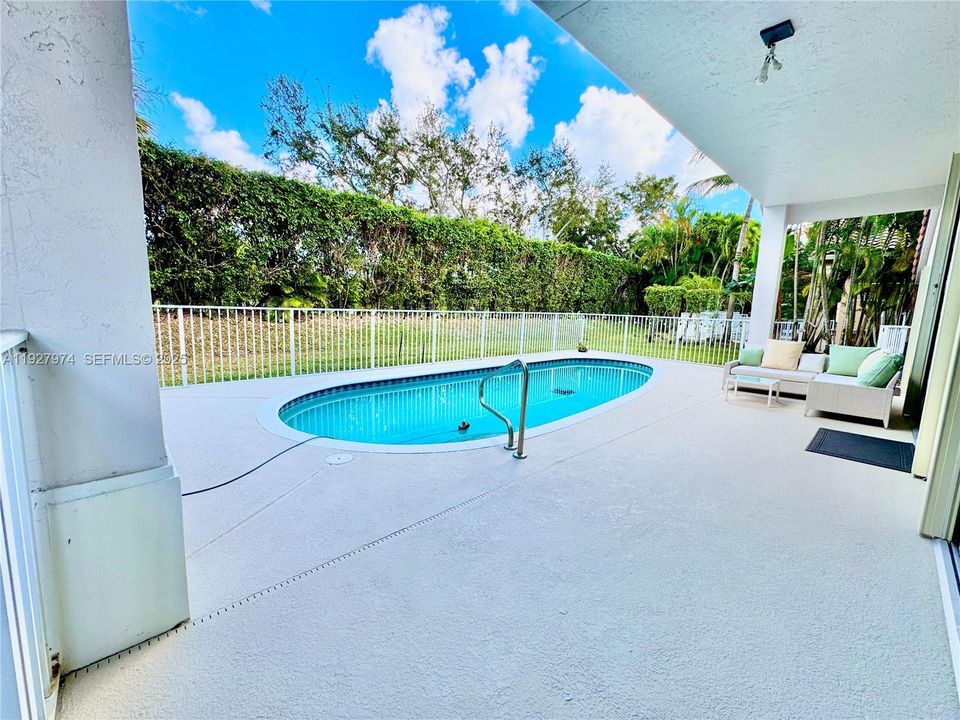 For Rent: $5,500 (3 beds, 2 baths, 2118 Square Feet)