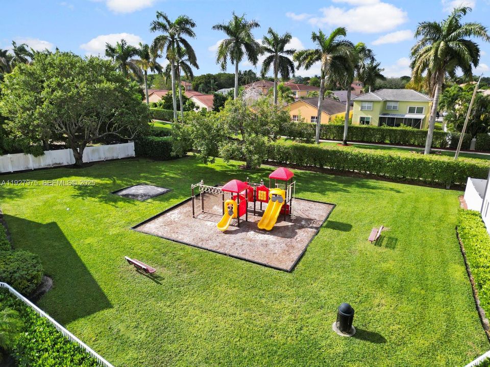 出租: $3,700 (3 贝兹, 2 浴室, 1804 平方英尺)