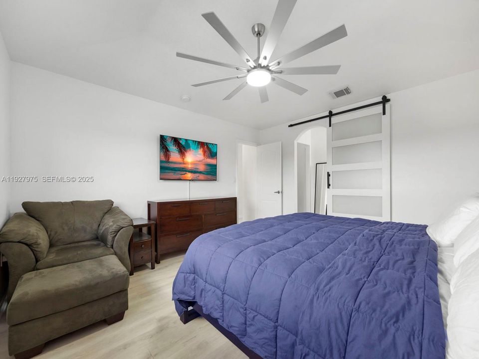 出租: $3,700 (3 贝兹, 2 浴室, 1804 平方英尺)