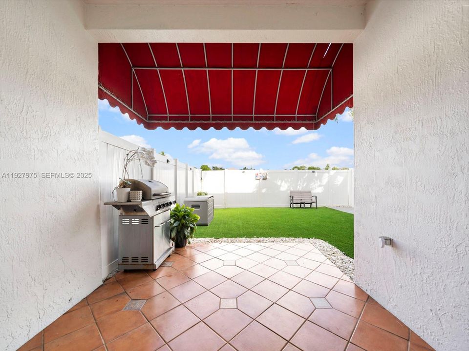 出租: $3,700 (3 贝兹, 2 浴室, 1804 平方英尺)