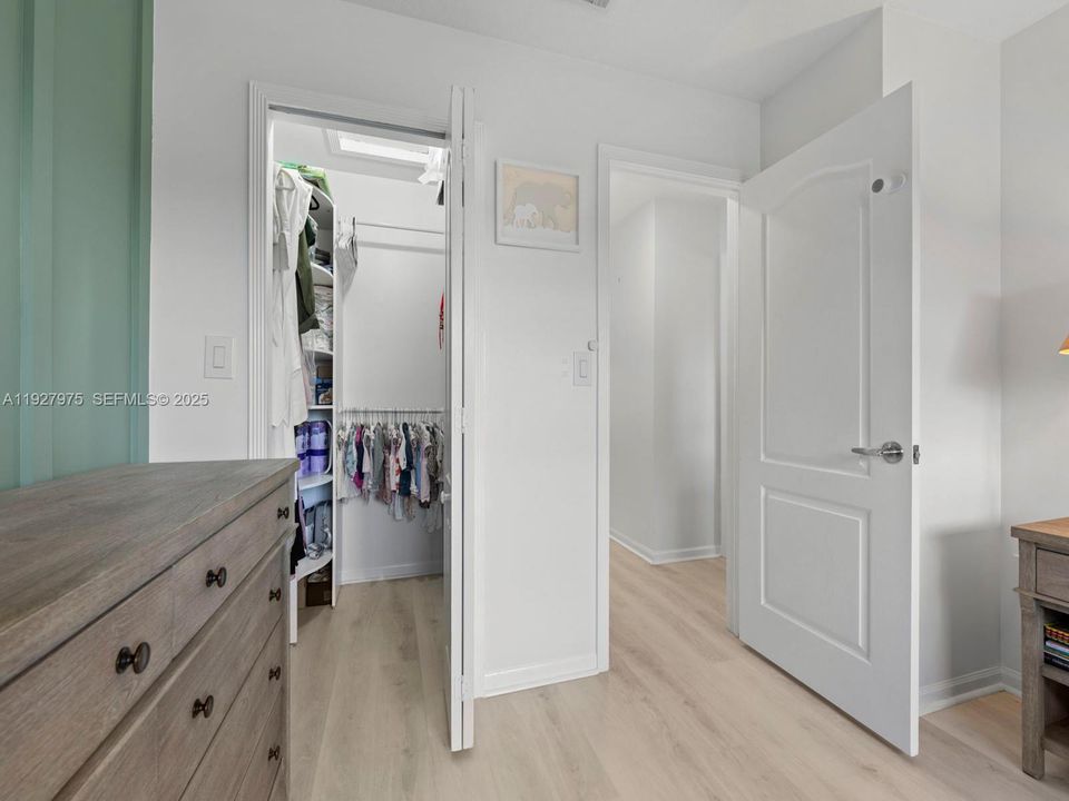 出租: $3,700 (3 贝兹, 2 浴室, 1804 平方英尺)