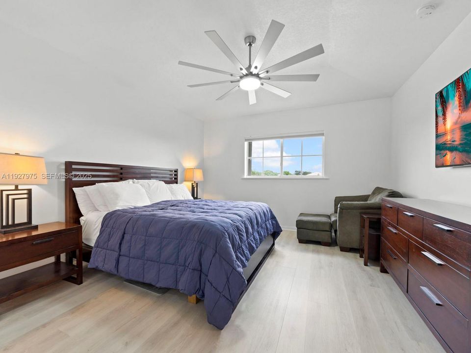 出租: $3,700 (3 贝兹, 2 浴室, 1804 平方英尺)