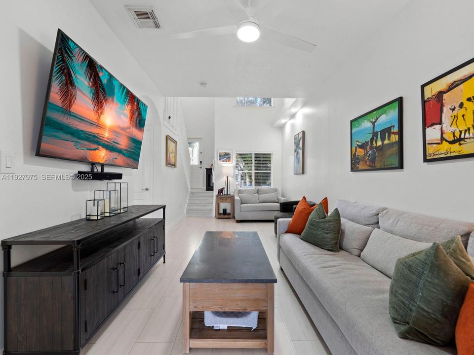 出租: $3,700 (3 贝兹, 2 浴室, 1804 平方英尺)