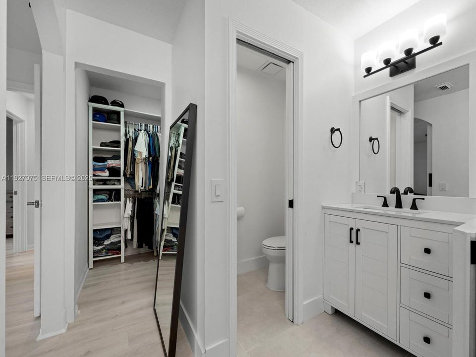 出租: $3,700 (3 贝兹, 2 浴室, 1804 平方英尺)