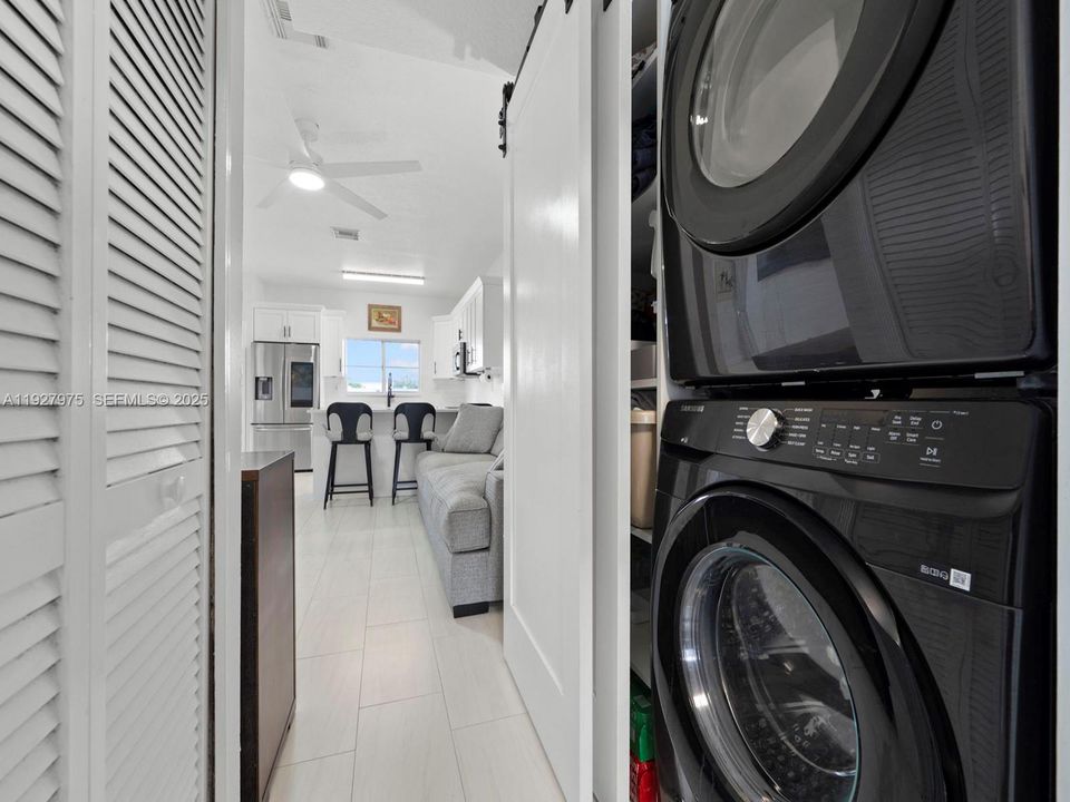 出租: $3,700 (3 贝兹, 2 浴室, 1804 平方英尺)