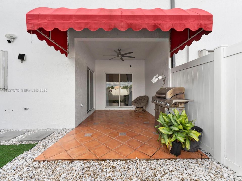 出租: $3,700 (3 贝兹, 2 浴室, 1804 平方英尺)