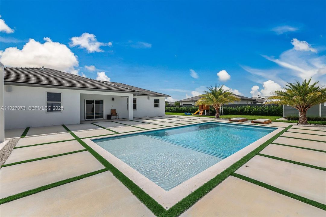 En Renta: $5,500 (3 camas, 2 baños, 2137 Pies cuadrados)