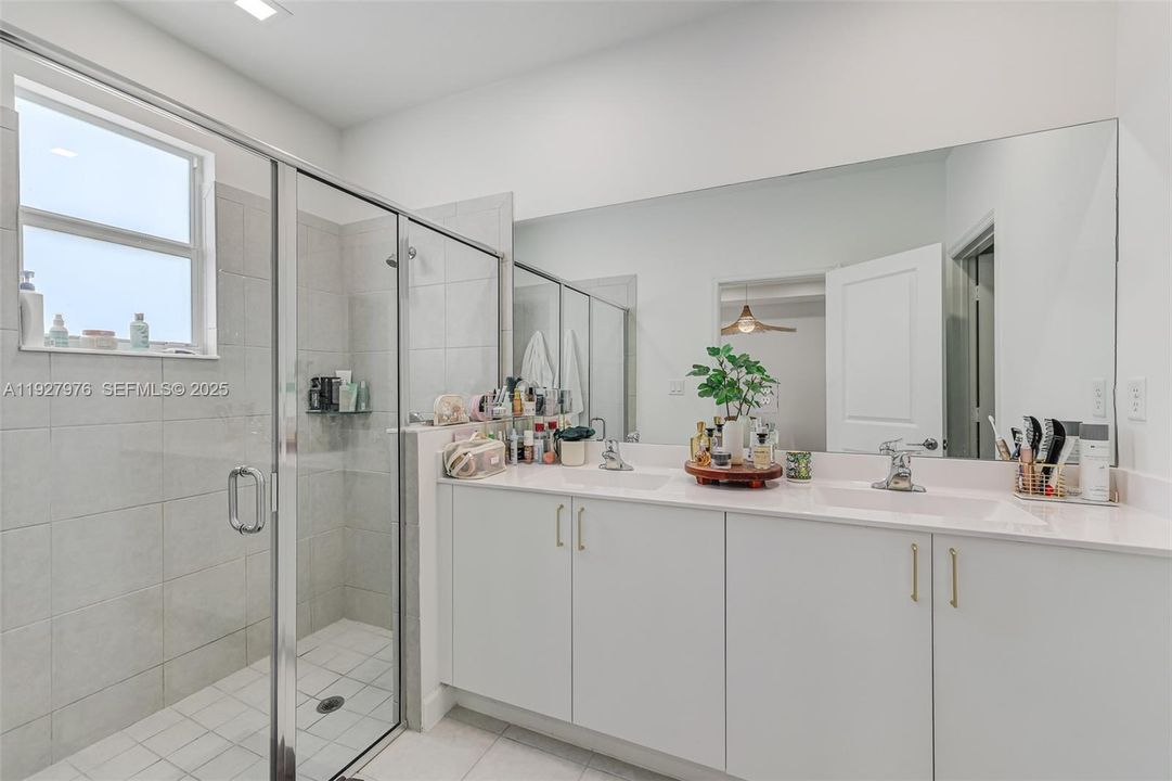 En Renta: $5,500 (3 camas, 2 baños, 2137 Pies cuadrados)