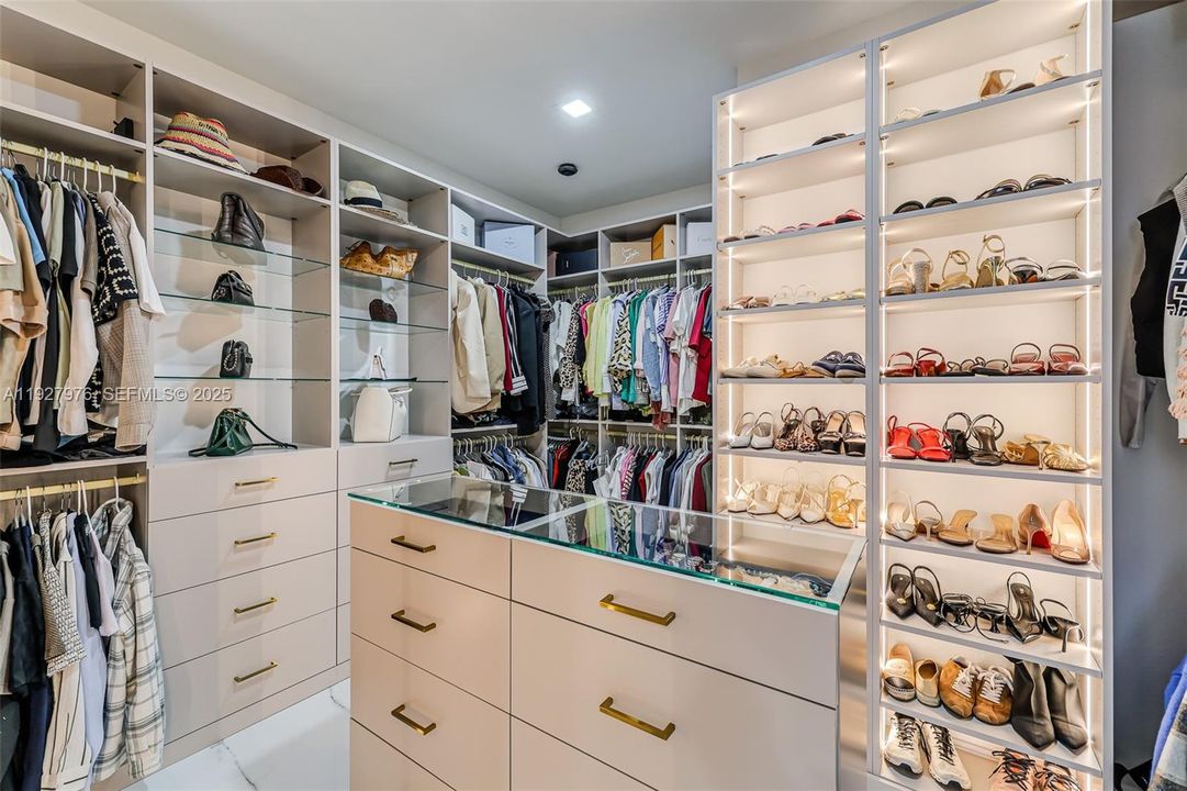 En Renta: $5,500 (3 camas, 2 baños, 2137 Pies cuadrados)