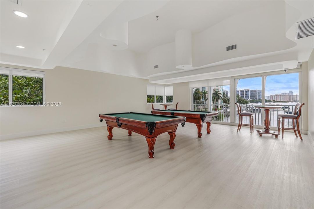 待售: $699,000 (2 贝兹, 2 浴室, 1610 平方英尺)