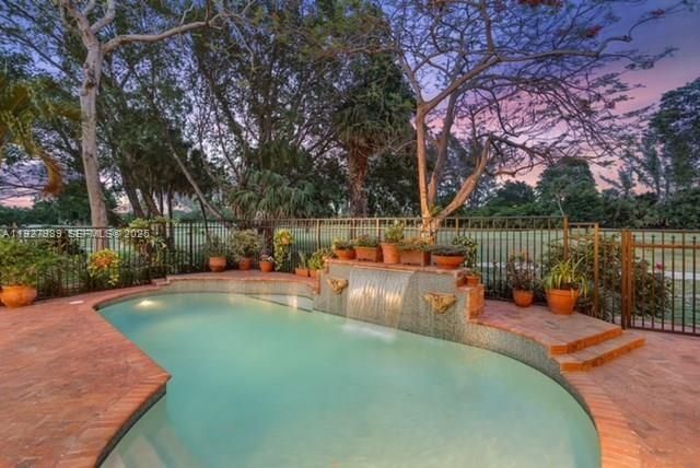 For Sale: $895,000 (4 beds, 3 baths, 2878 Square Feet)