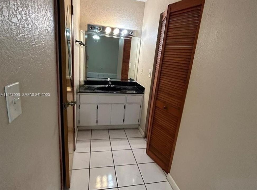 出租: $4,500 (3 贝兹, 2 浴室, 1743 平方英尺)