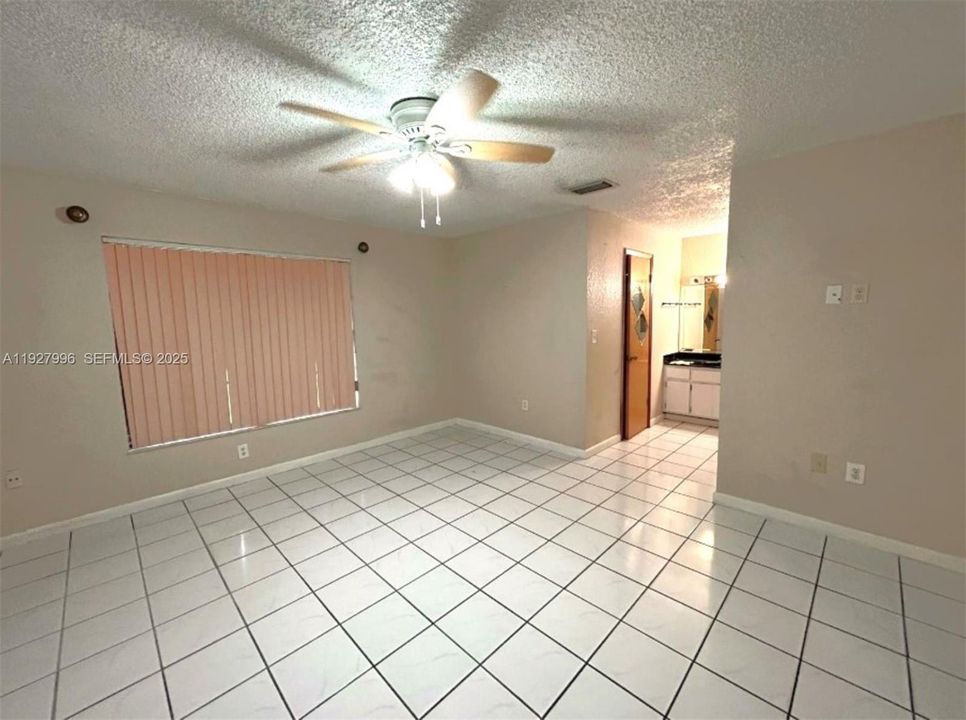 出租: $4,500 (3 贝兹, 2 浴室, 1743 平方英尺)