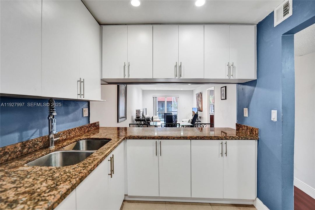 For Sale: $209,900 (2 beds, 2 baths, 1100 Square Feet)