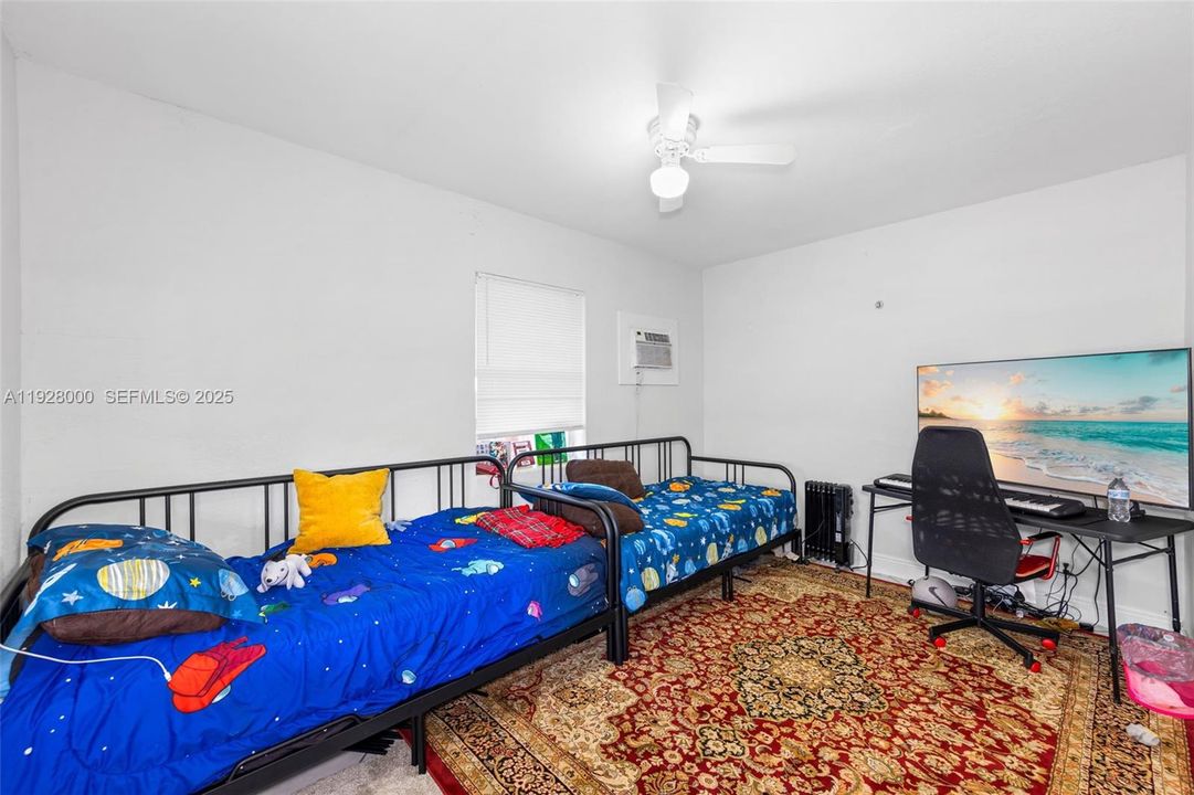 В аренду: $2,200 (2 спален, 1 ванн, 812 Квадратных фут)