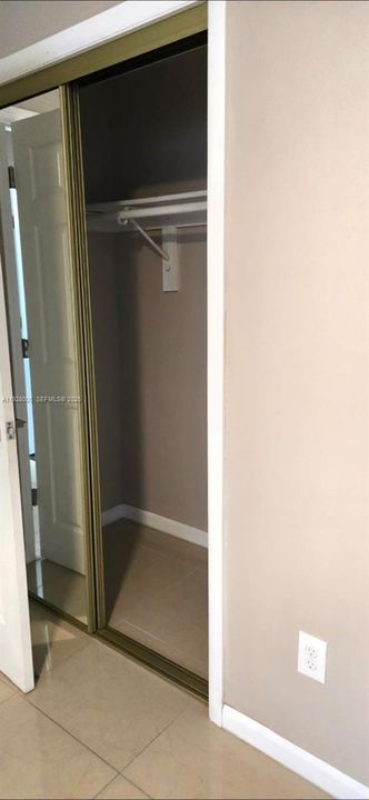 В аренду: $1,400 (1 спален, 1 ванн, 11179 Квадратных фут)