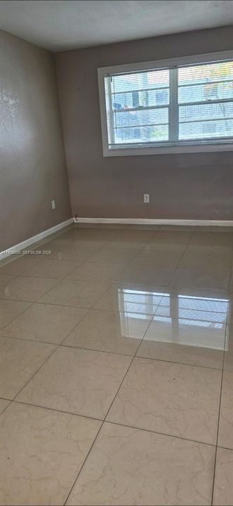 В аренду: $1,400 (1 спален, 1 ванн, 11179 Квадратных фут)