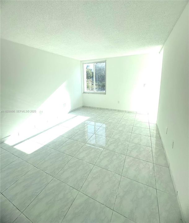 В аренду: $1,775 (1 спален, 1 ванн, 710 Квадратных фут)