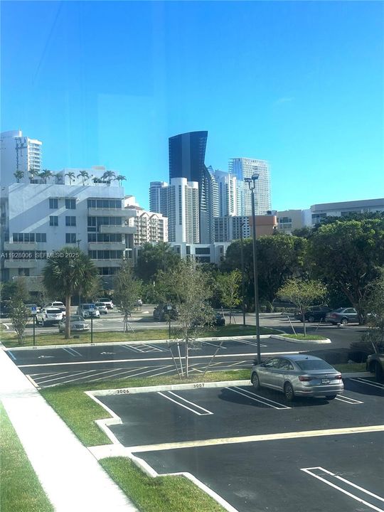 В аренду: $1,775 (1 спален, 1 ванн, 710 Квадратных фут)