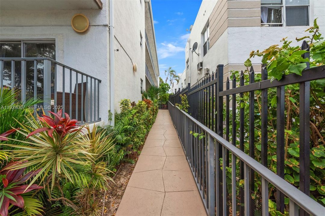 В аренду: $2,400 (1 спален, 1 ванн, 657 Квадратных фут)