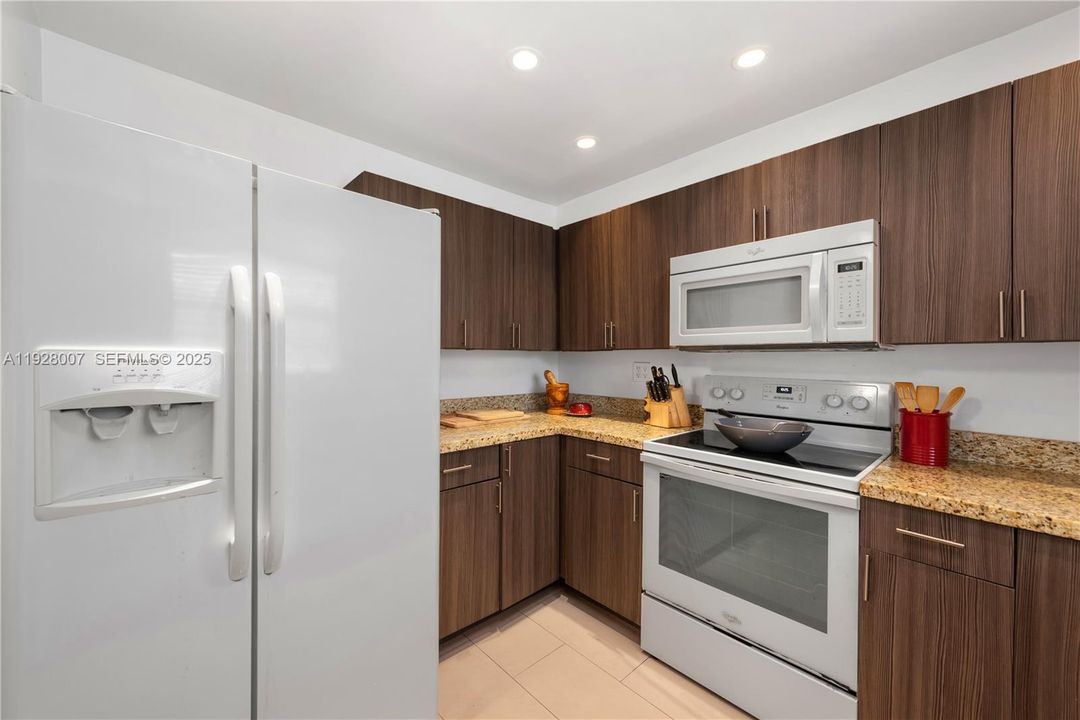 В аренду: $2,400 (1 спален, 1 ванн, 657 Квадратных фут)