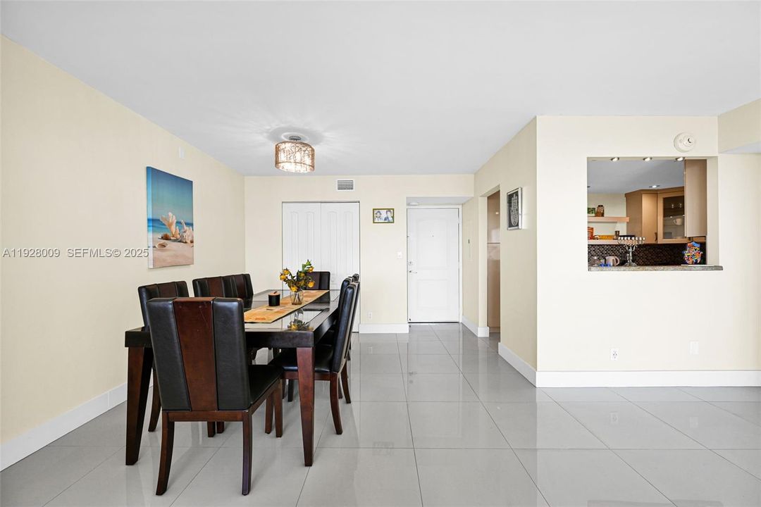 For Rent: $3,900 (2 beds, 2 baths, 1521 Square Feet)