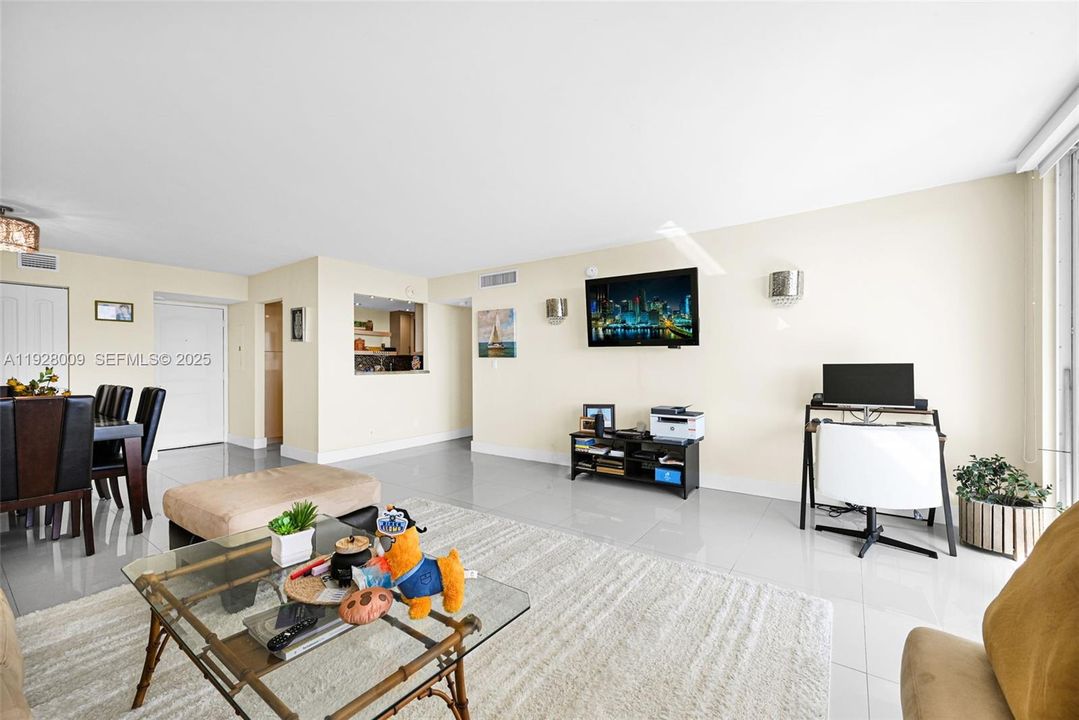 For Rent: $3,900 (2 beds, 2 baths, 1521 Square Feet)