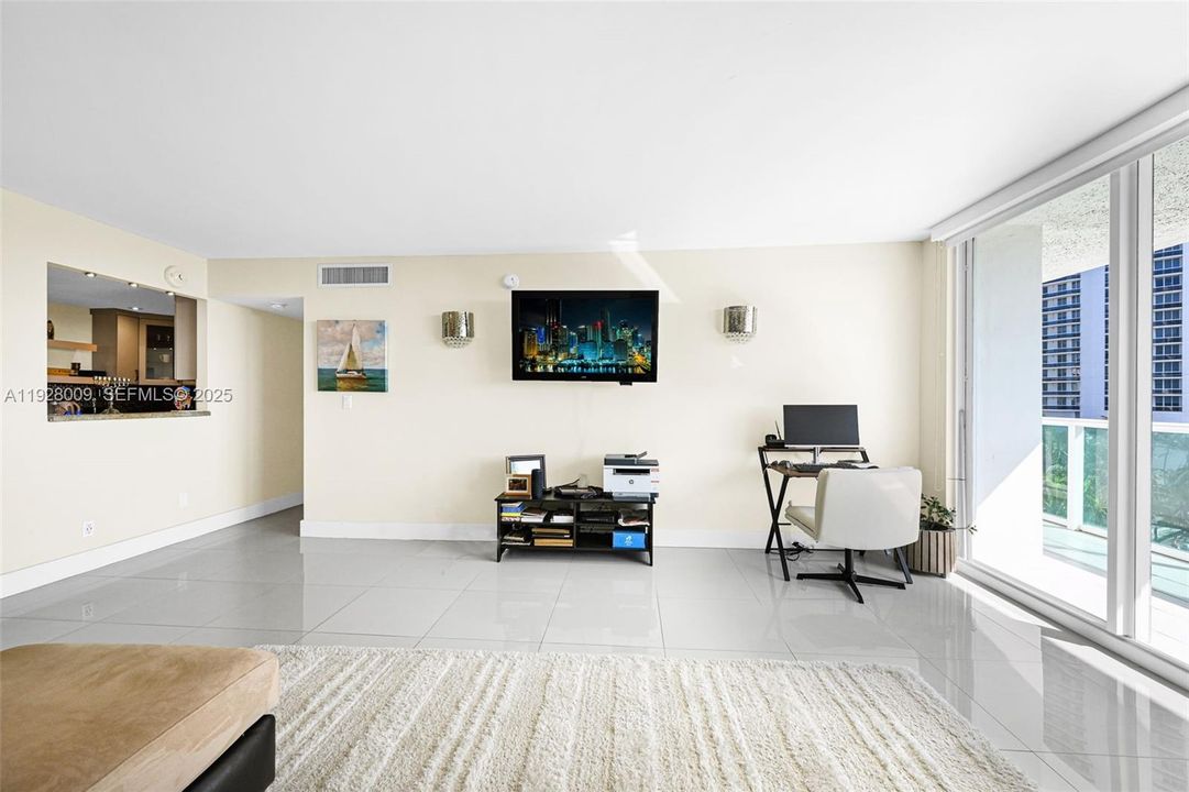 For Rent: $3,900 (2 beds, 2 baths, 1521 Square Feet)