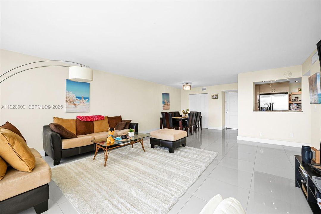 For Rent: $3,900 (2 beds, 2 baths, 1521 Square Feet)