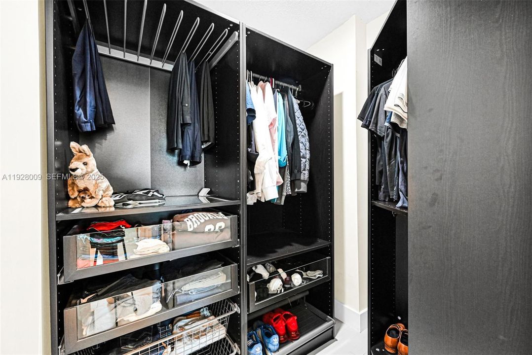 For Rent: $3,900 (2 beds, 2 baths, 1521 Square Feet)