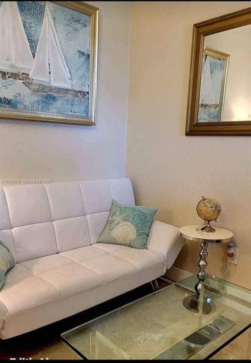 В аренду: $1,400 (1 спален, 1 ванн, 11179 Квадратных фут)