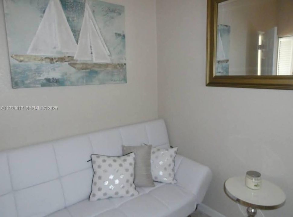 В аренду: $1,400 (1 спален, 1 ванн, 11179 Квадратных фут)