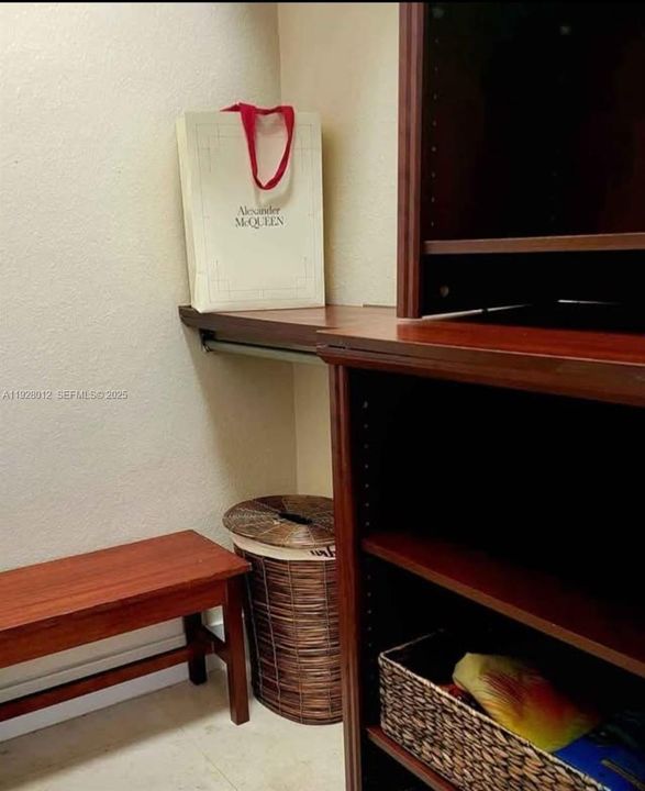 В аренду: $1,400 (1 спален, 1 ванн, 11179 Квадратных фут)