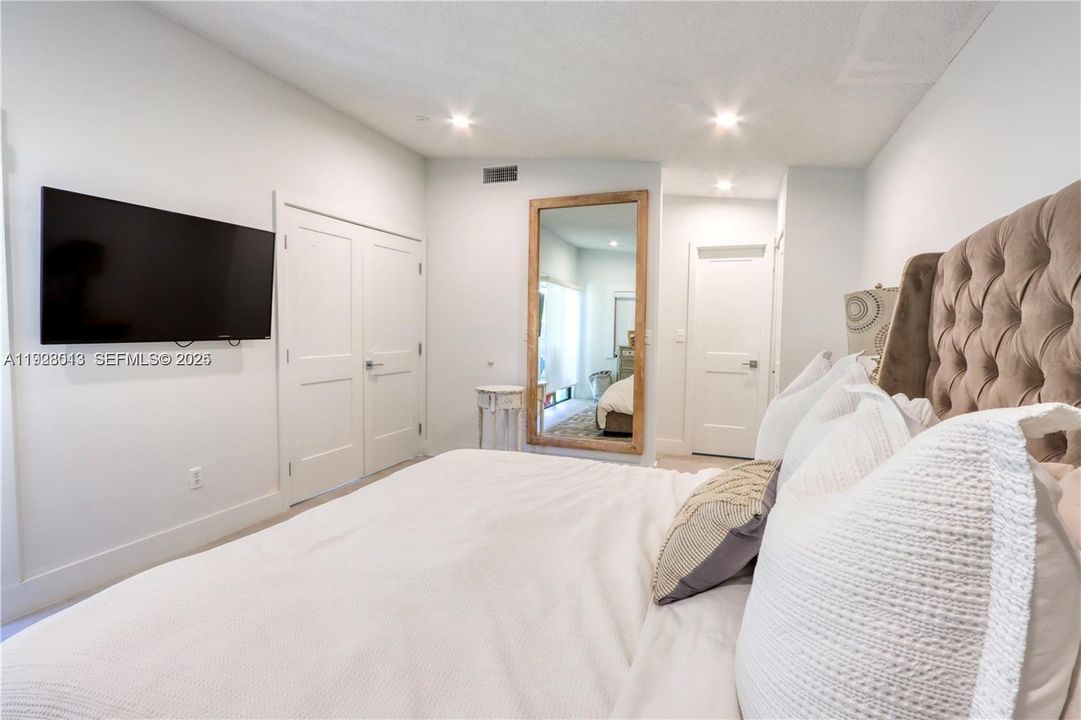 出租: $3,850 (3 贝兹, 2 浴室, 1446 平方英尺)