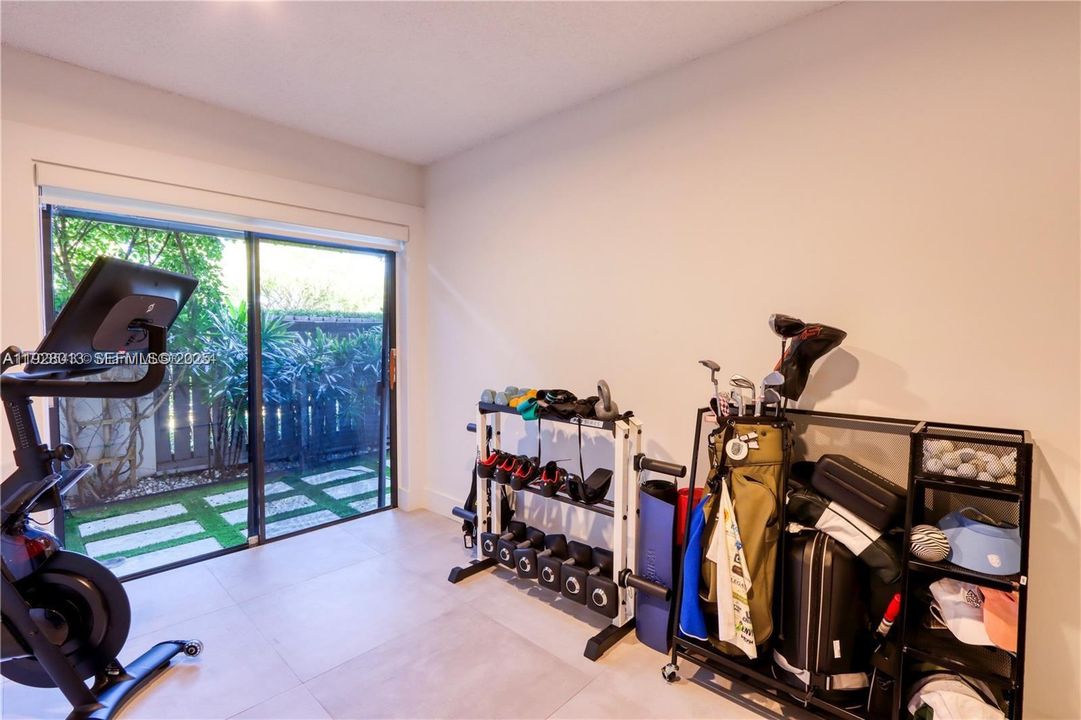 出租: $3,850 (3 贝兹, 2 浴室, 1446 平方英尺)