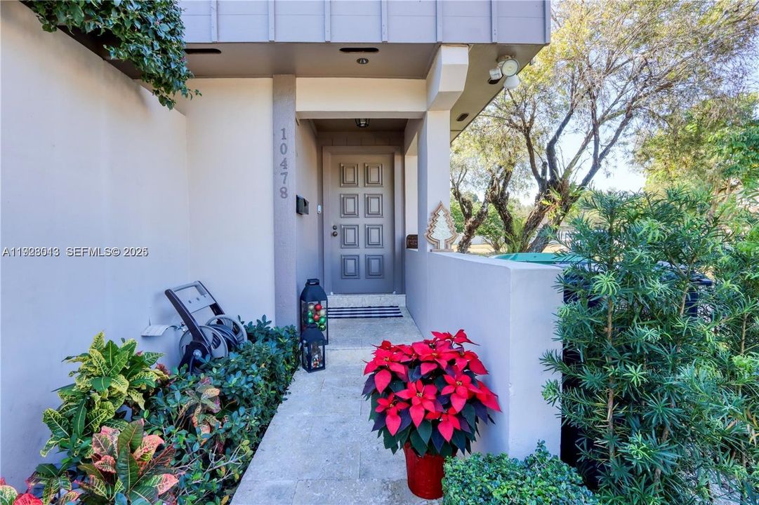 出租: $3,850 (3 贝兹, 2 浴室, 1446 平方英尺)