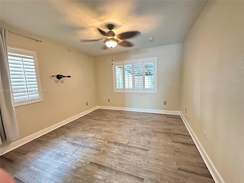 出租: $3,200 (2 贝兹, 2 浴室, 1362 平方英尺)