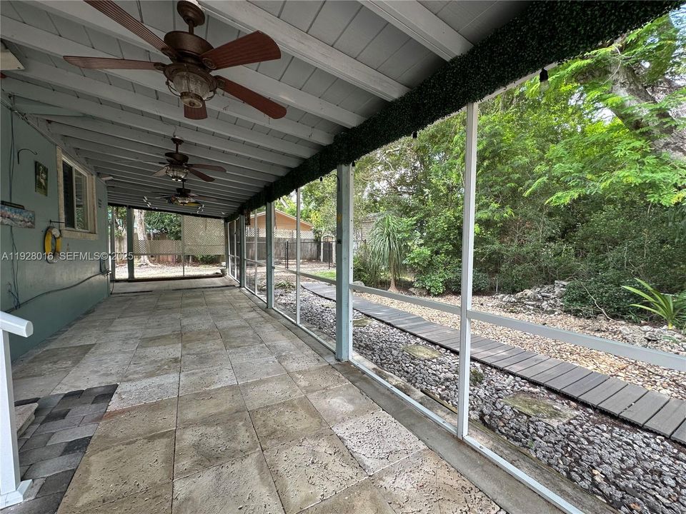 出租: $3,200 (2 贝兹, 2 浴室, 1362 平方英尺)