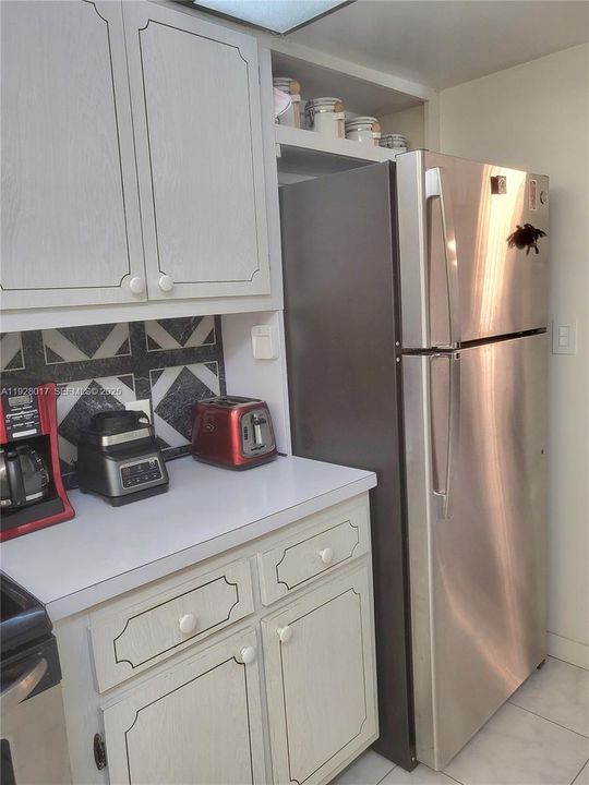 待售: $149,900 (1 贝兹, 1 浴室, 844 平方英尺)