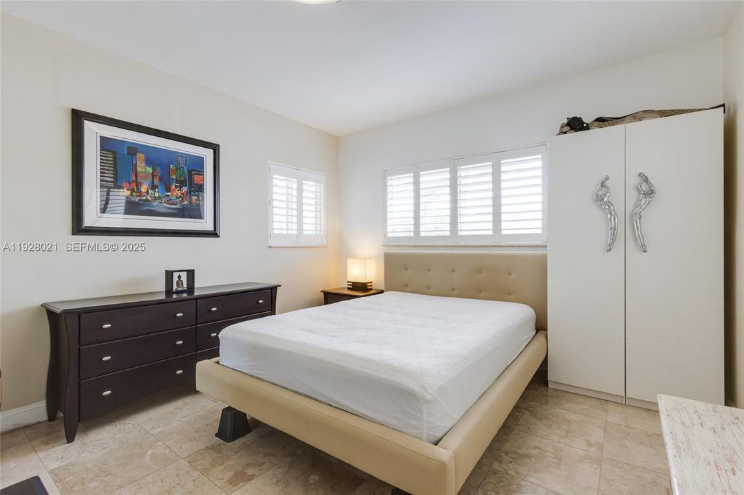 出租: $2,490 (1 贝兹, 1 浴室, 697 平方英尺)