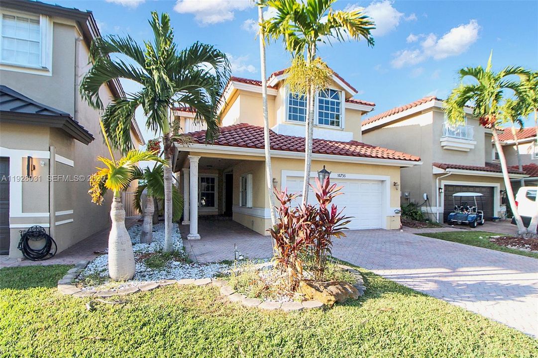 For Sale: $874,900 (4 beds, 2 baths, 2422 Square Feet)