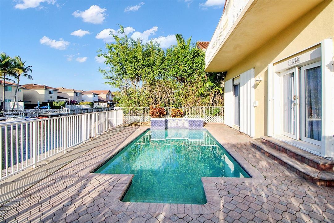 For Sale: $874,900 (4 beds, 2 baths, 2422 Square Feet)