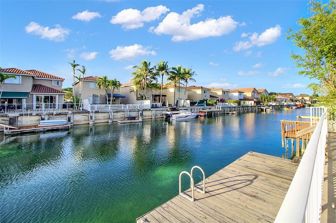 For Sale: $874,900 (4 beds, 2 baths, 2422 Square Feet)