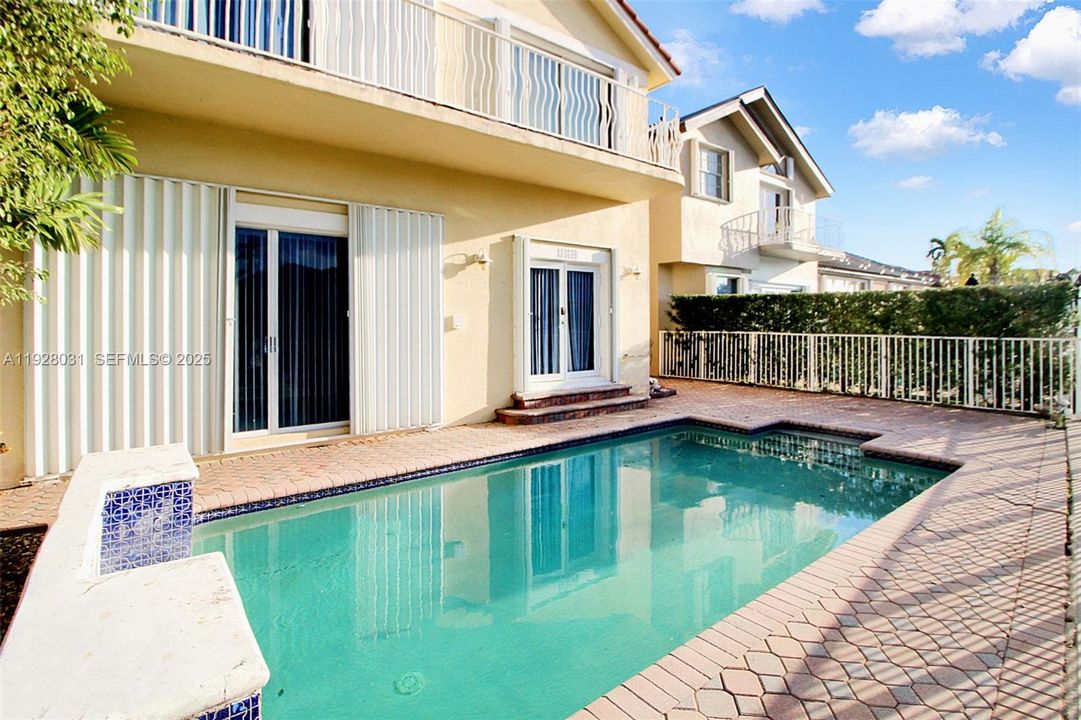 For Sale: $874,900 (4 beds, 2 baths, 2422 Square Feet)