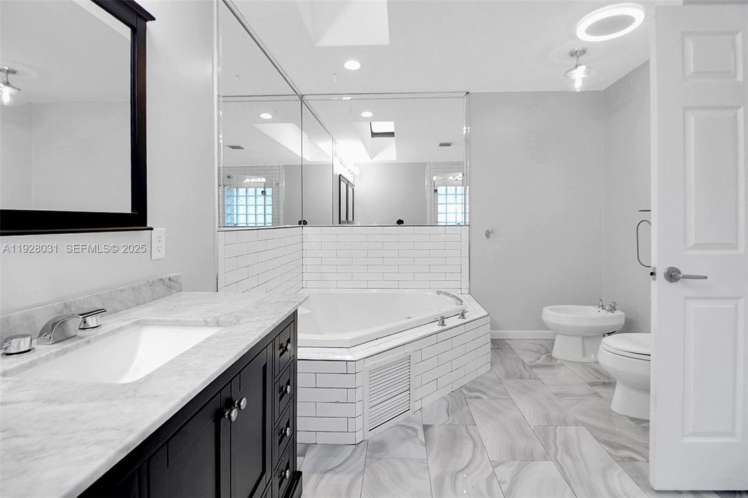 For Sale: $874,900 (4 beds, 2 baths, 2422 Square Feet)