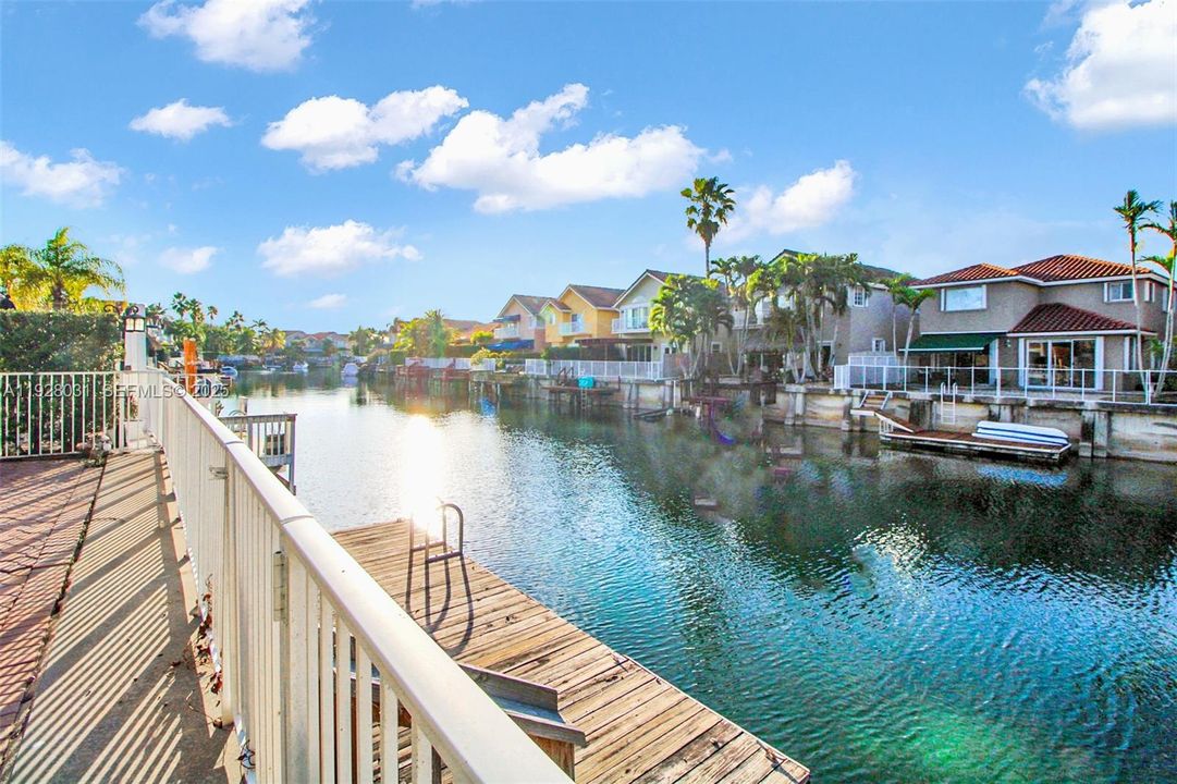 For Sale: $874,900 (4 beds, 2 baths, 2422 Square Feet)