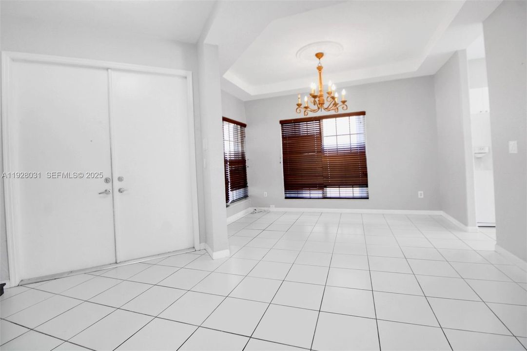 For Sale: $874,900 (4 beds, 2 baths, 2422 Square Feet)