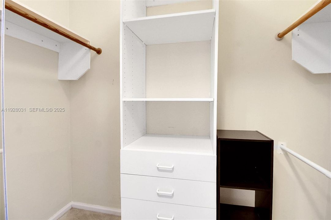 For Sale: $874,900 (4 beds, 2 baths, 2422 Square Feet)