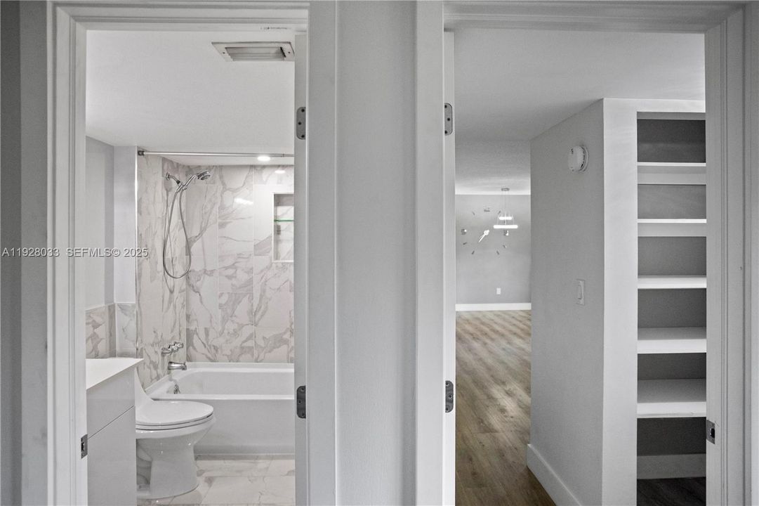 待售: $143,000 (1 贝兹, 1 浴室, 738 平方英尺)